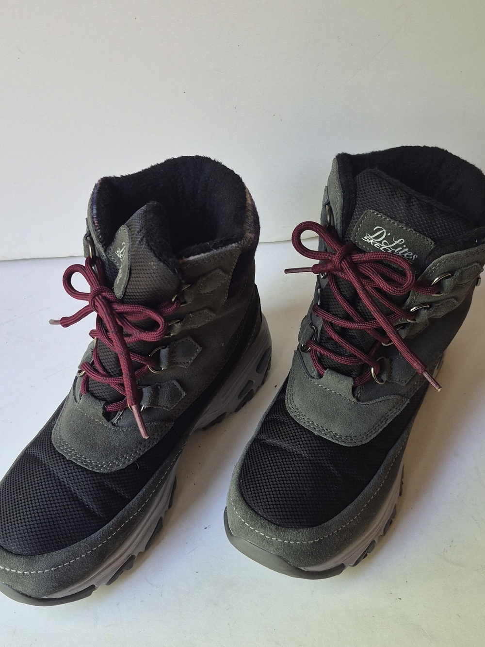 Skechers Women's Grey and Black Winter Boots with Burgundy Laces - 8
